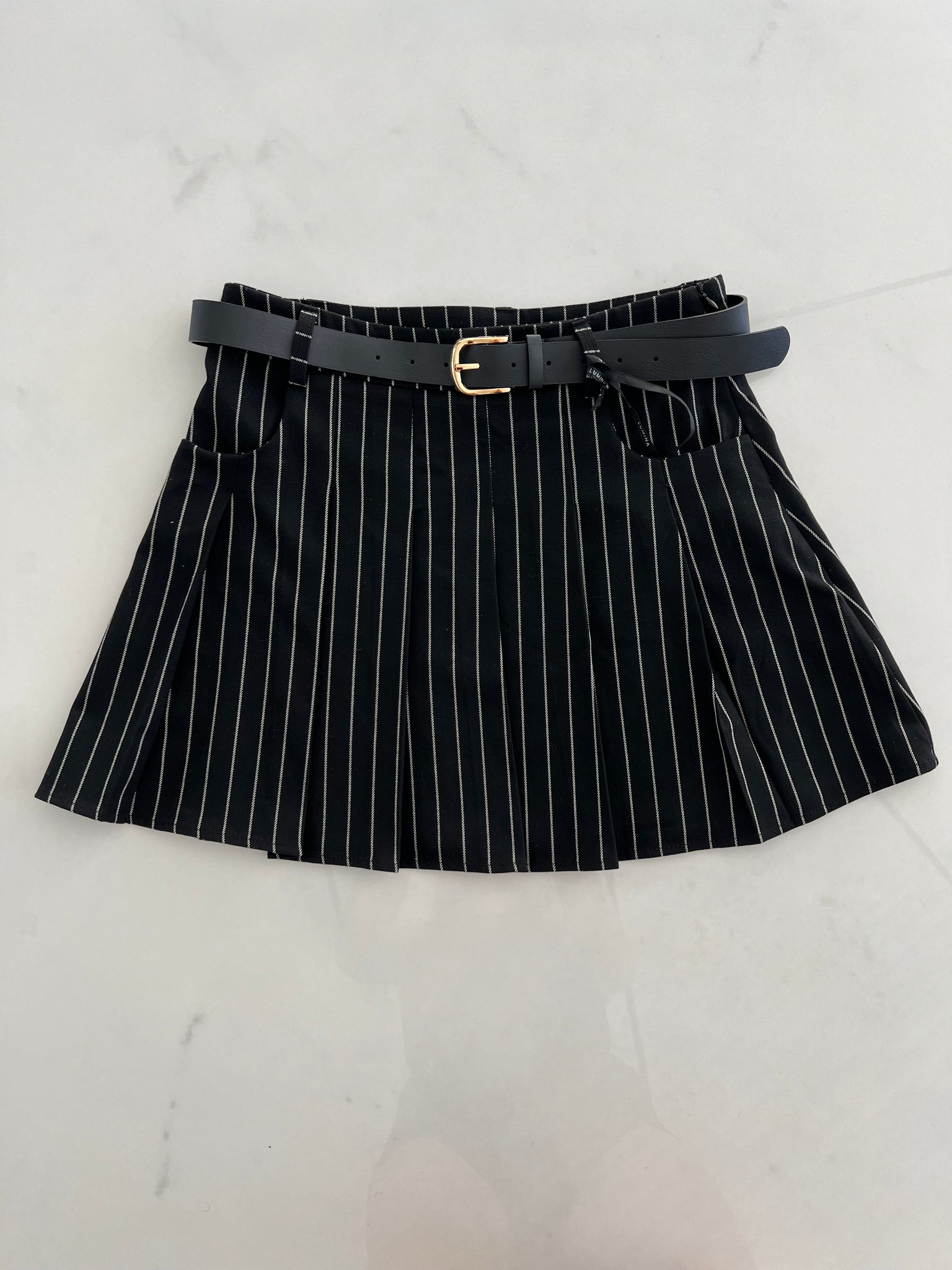 MeGusta - Mini Skirt With Belt - Black